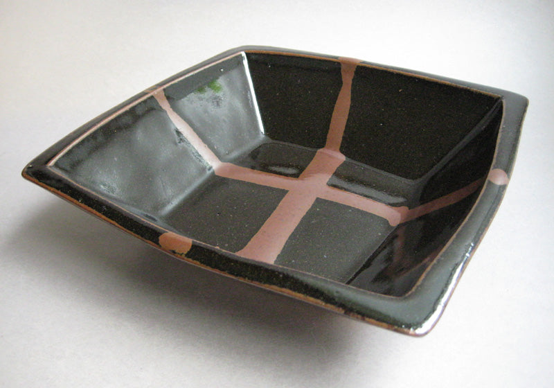 Mashiko-guro, Mashiko Black, and Kaki glaze Kakuzara (Square Dish) by Tagami Isamu, Hinata Kiln