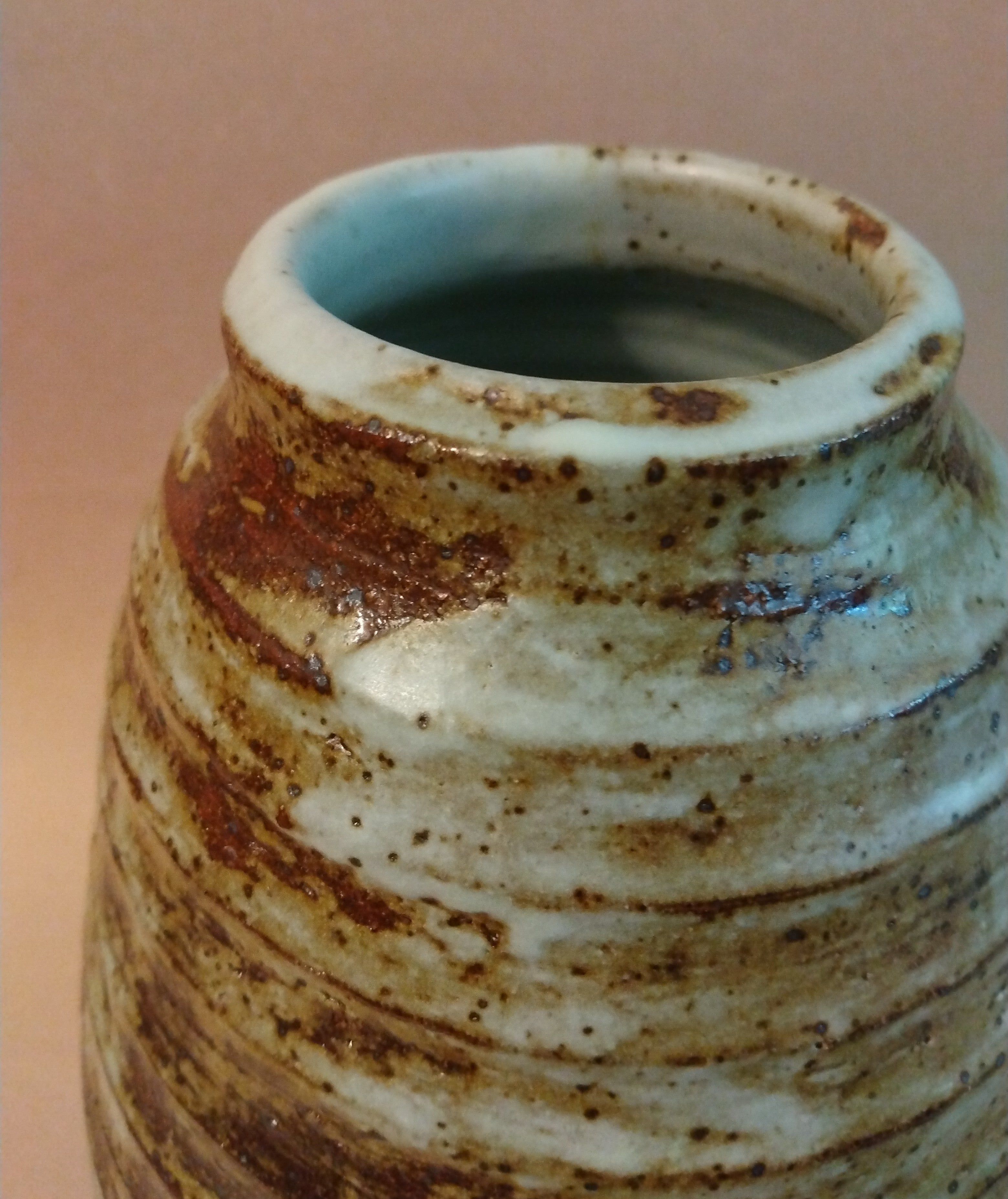 Beehive-shaped Vase by Sachiko Furuya