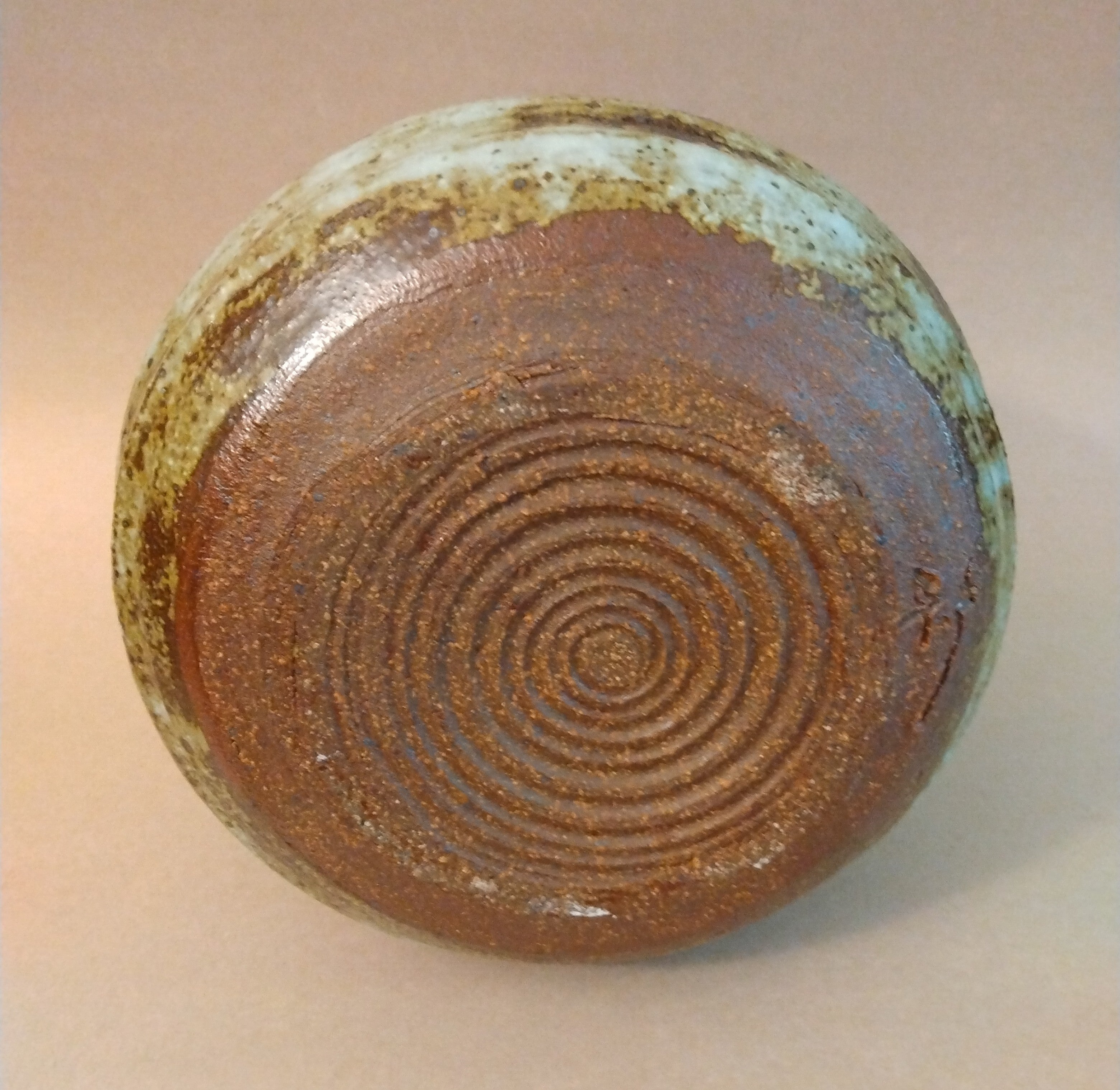 Beehive-shaped Vase by Sachiko Furuya