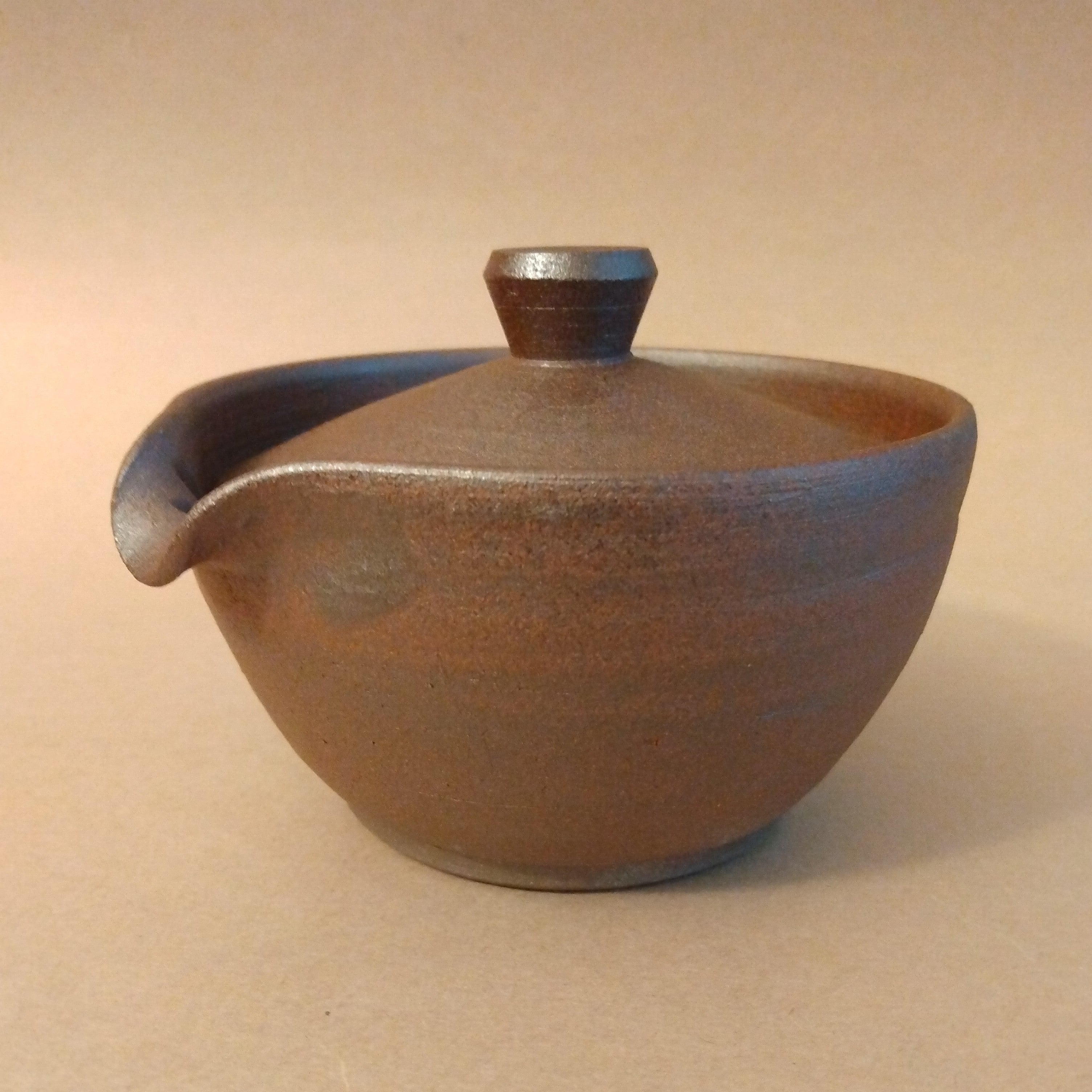 Kiyomizu-yaki Shiboridashi Kyusu, Kyoto. 150cc (5oz)