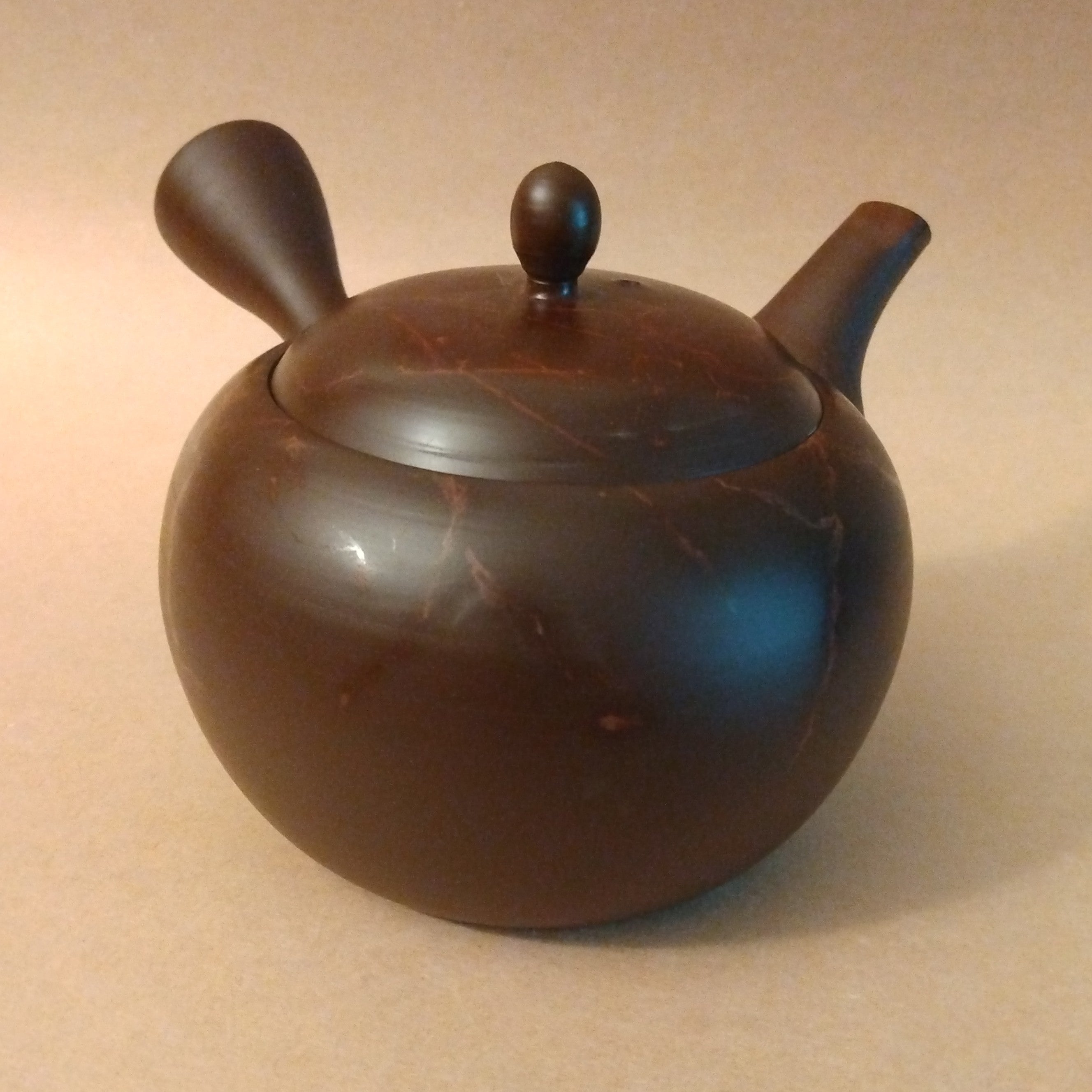 Tokoname Kyusu (Side-handle Tea Pot) by Gyokkou Kiln, 380cc / 12.8oz.