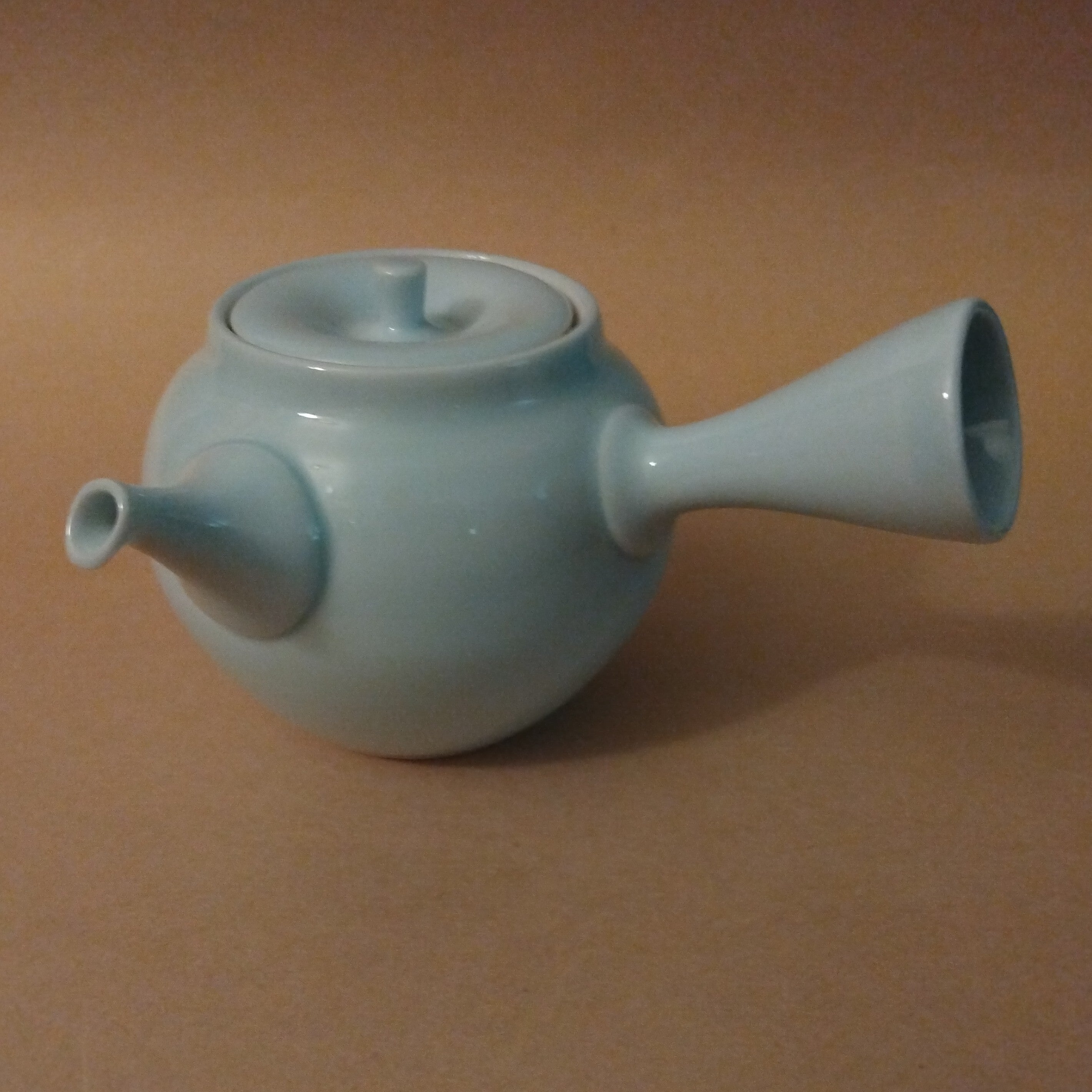 Light Blue Porcelain Hasami-yaki Kyusu (Side-handle Tea Pot) by Fukuhou Kiln, 270cc / 9.1oz.