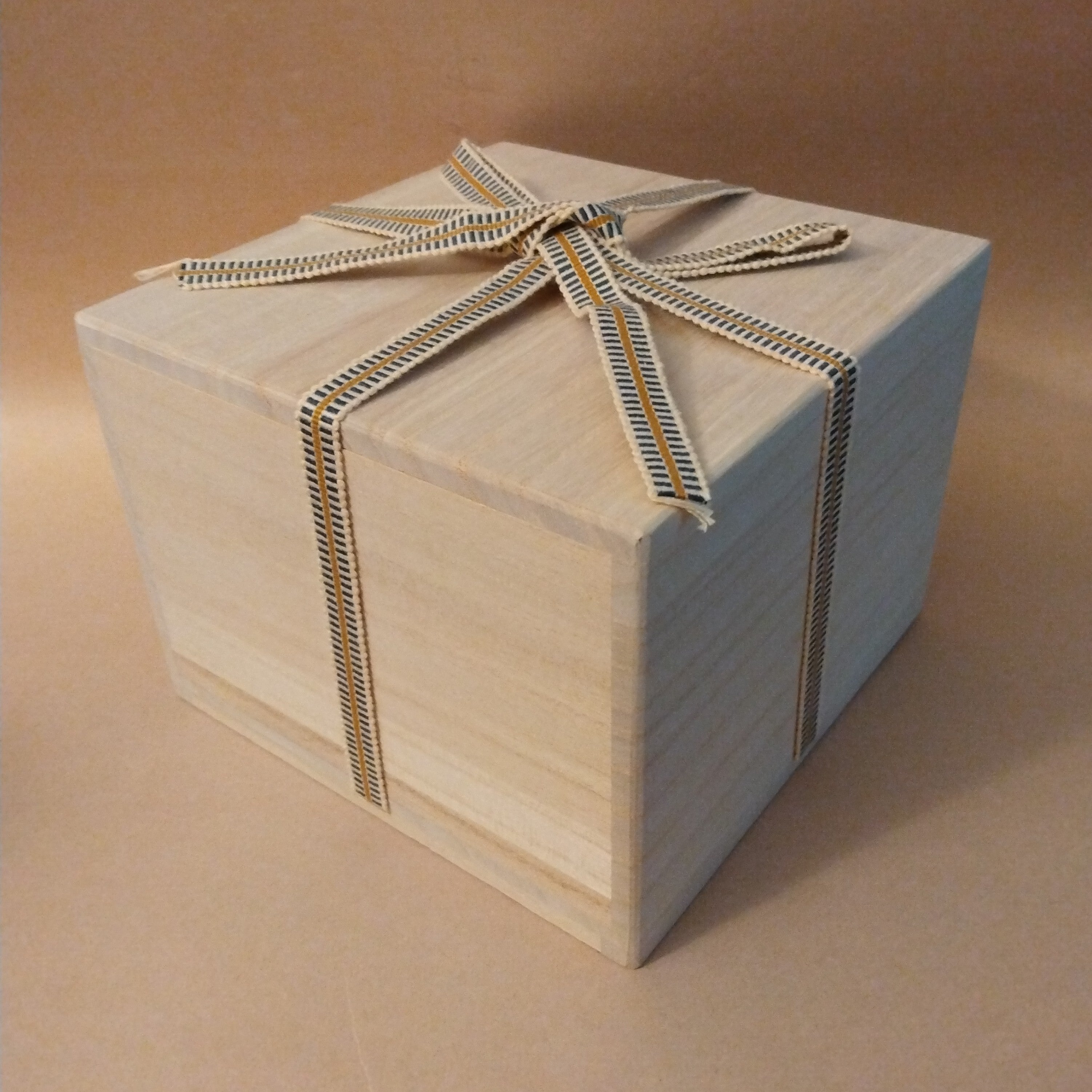 Himo Tsuki Kibako, Wooden  Box  with Cord for Chawan, Tea Bowl, Storage