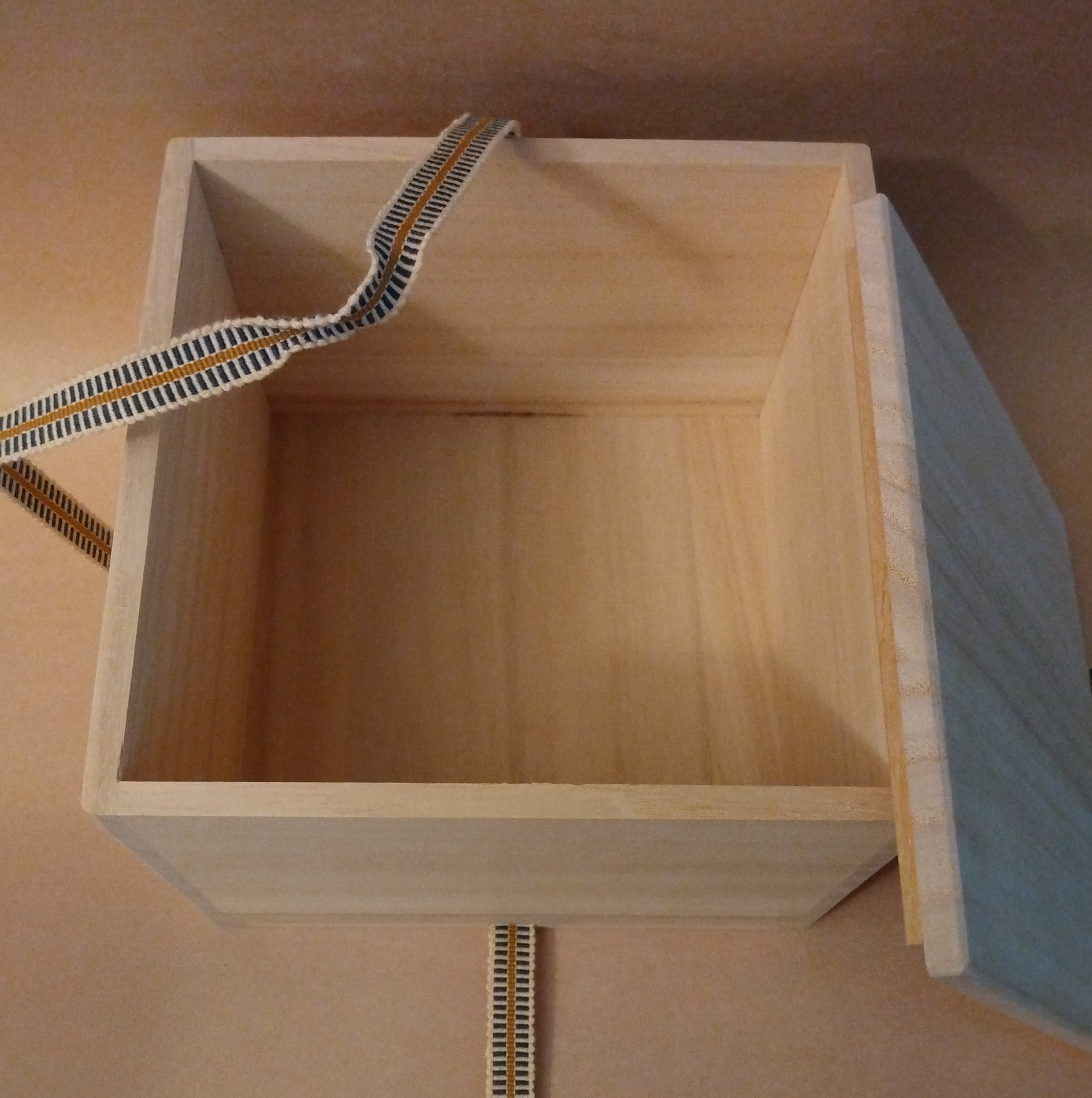 Himo Tsuki Kibako, Wooden  Box  with Cord for Chawan, Tea Bowl, Storage