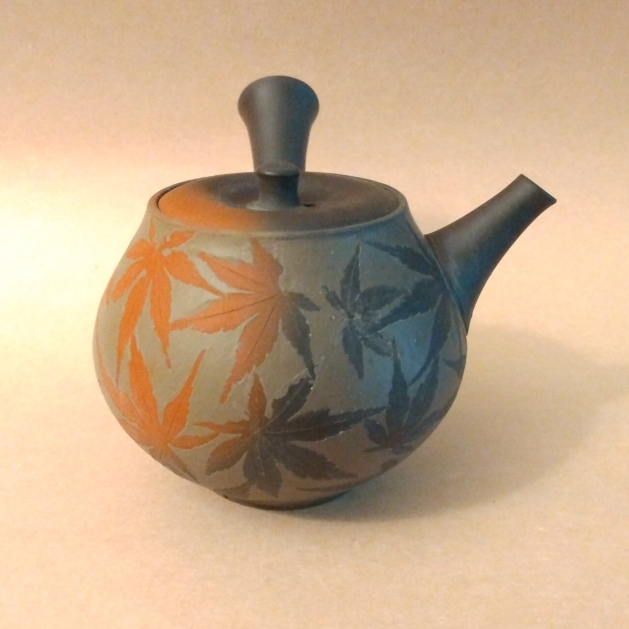 Tokoname Kyusu (Side-handle Tea Pot) with Maple Leaf Design by Seiho Tsuzuki, 300cc / 10.1oz.