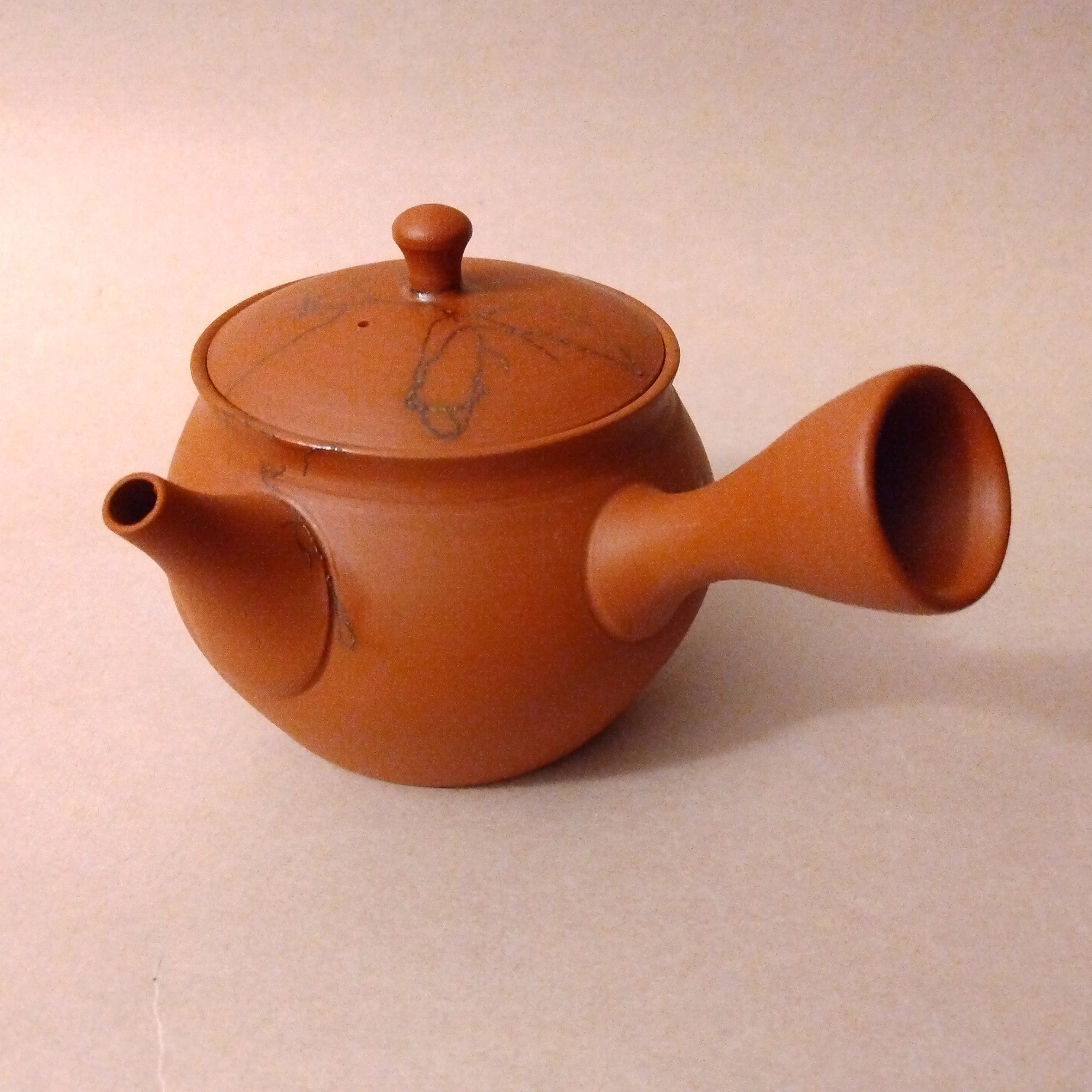 Shudei (Red Clay) Tokoname Mogake Kyusu (Side-handle Tea Pot) by Gyokkou Kiln, 270cc / 9.1oz.